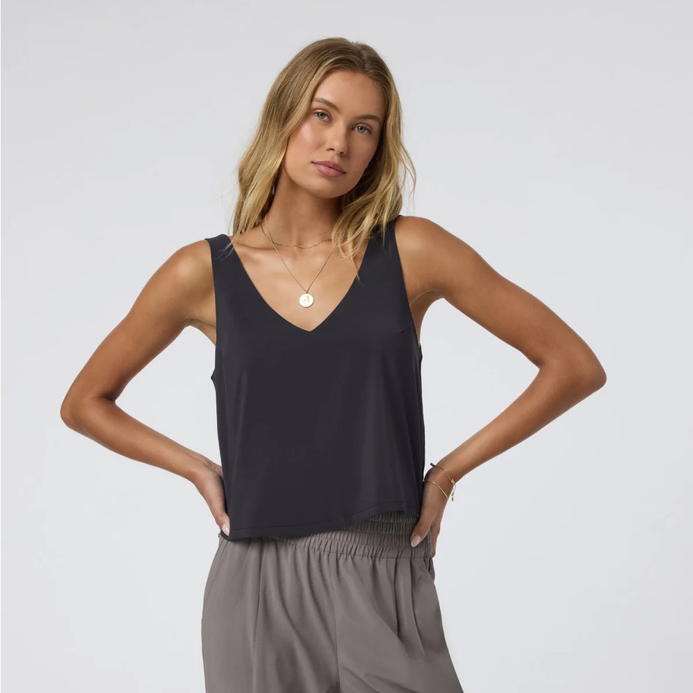 Vuori Women's Villa Cropped Tank, Black, Size Small